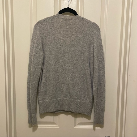 Madewell gray wrap-front pullover sweater made of super cozy yarn. XS - Picture 7 of 8